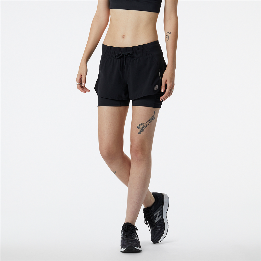 New Balance W Impact Run 2in1 Short in SCHWARZ