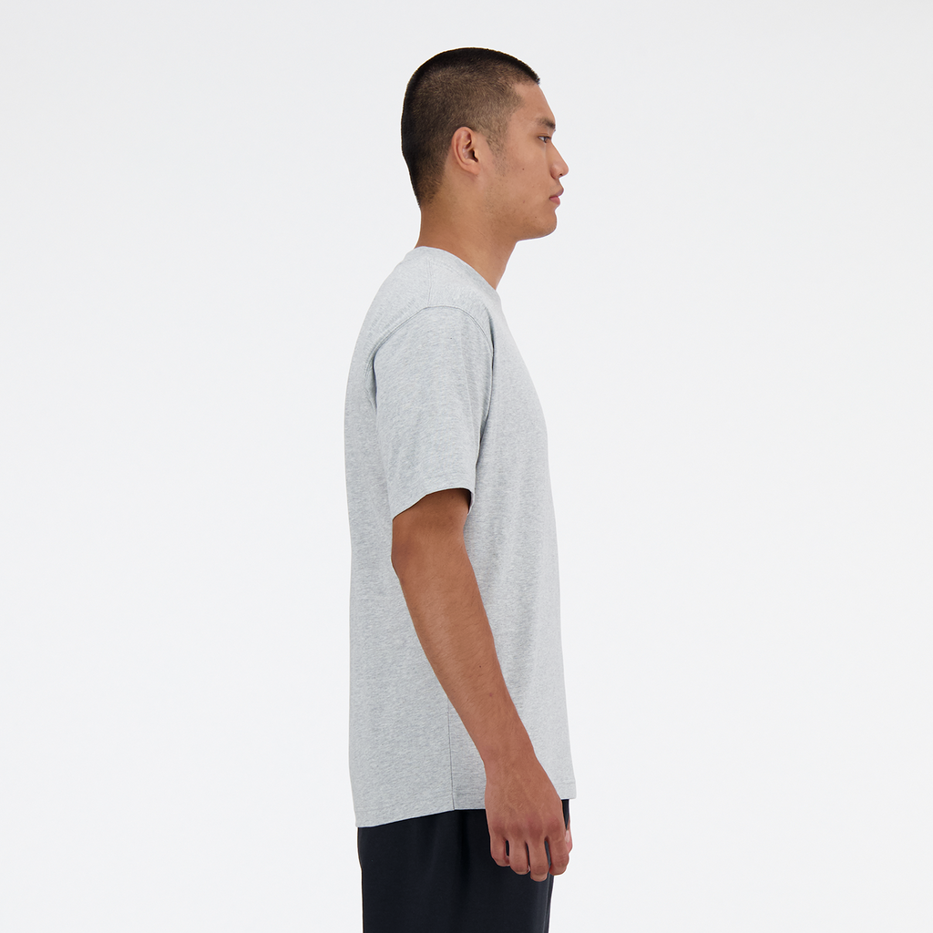 New Balance Sport Essentials Small Logo T-Shirt in GRAU