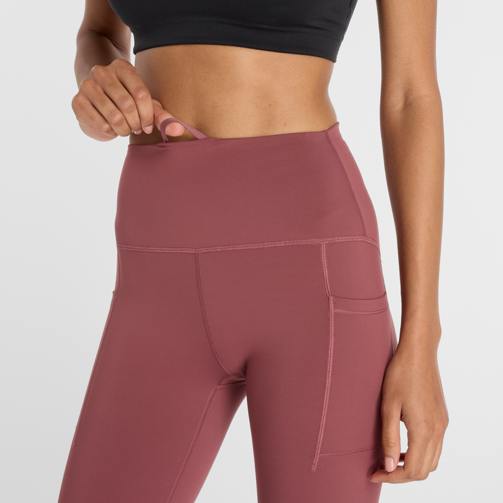 New Balance W NB Sleek Pocket High Rise Legging 27" in ROT