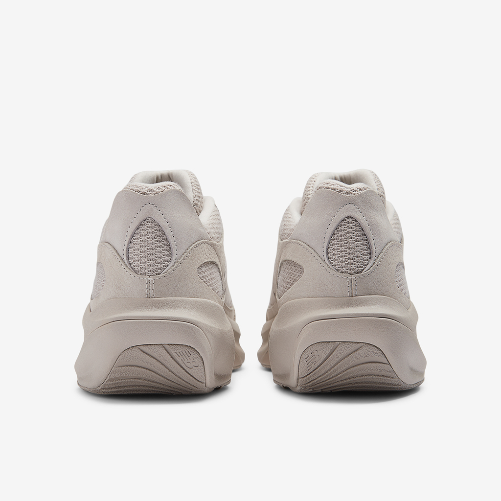 New Balance U Warped Runner Tonal Freizeitschuhe in BEIGE