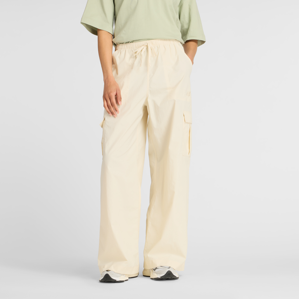 New Balance W Woven Cargo Pant in BEIGE