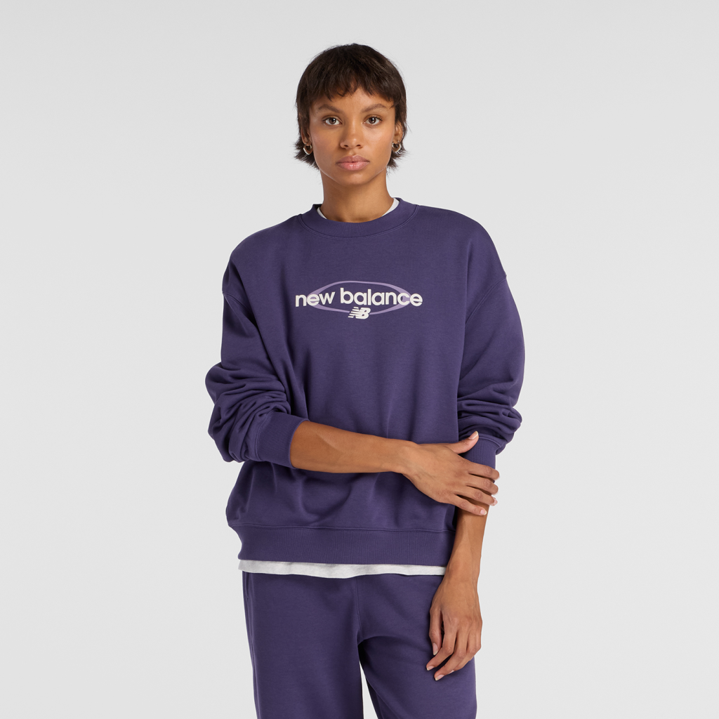 New Balance W Sport Graphic Oversized Crew in VIOLETT