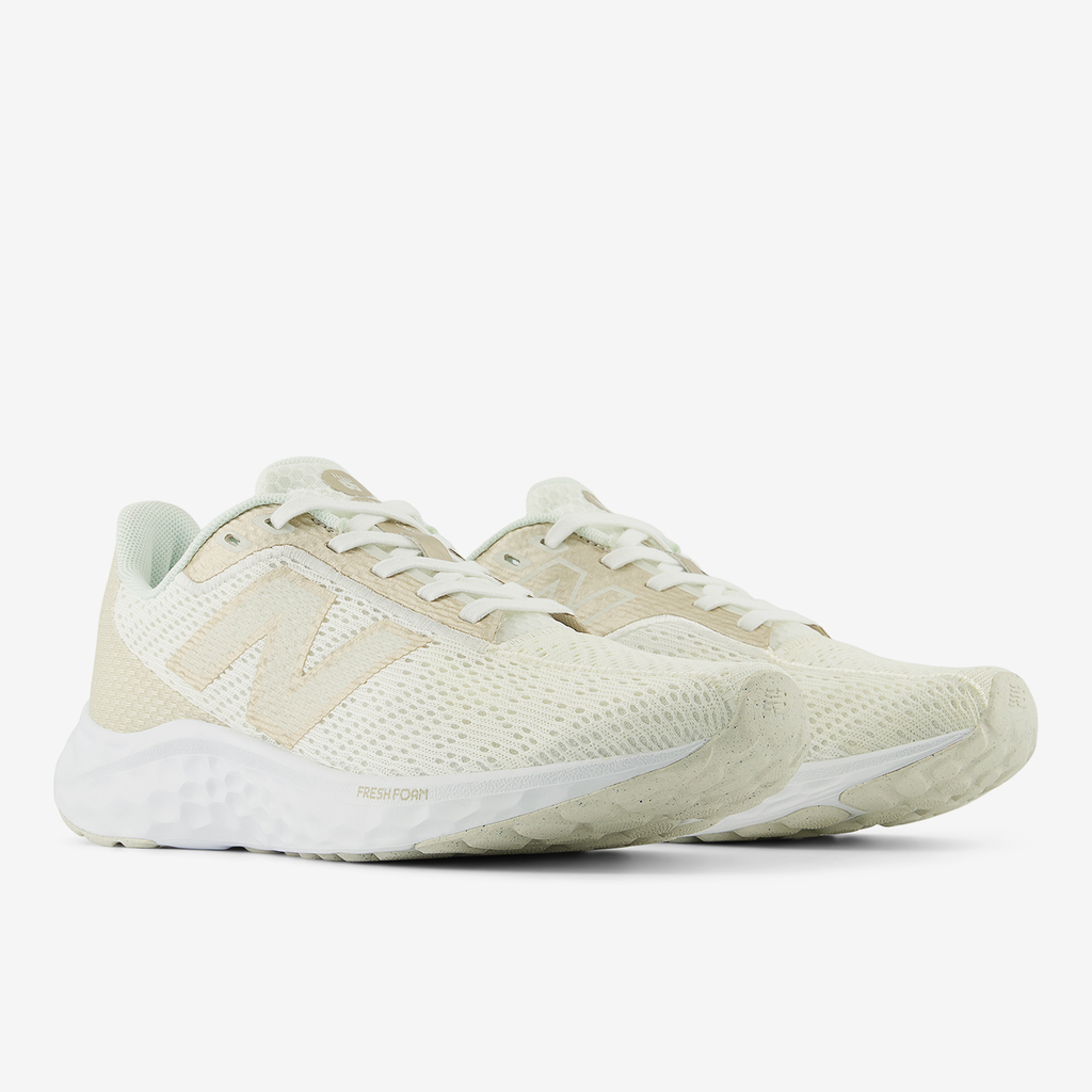 New Balance W Arishi v4 Laufschuhe in WEISS