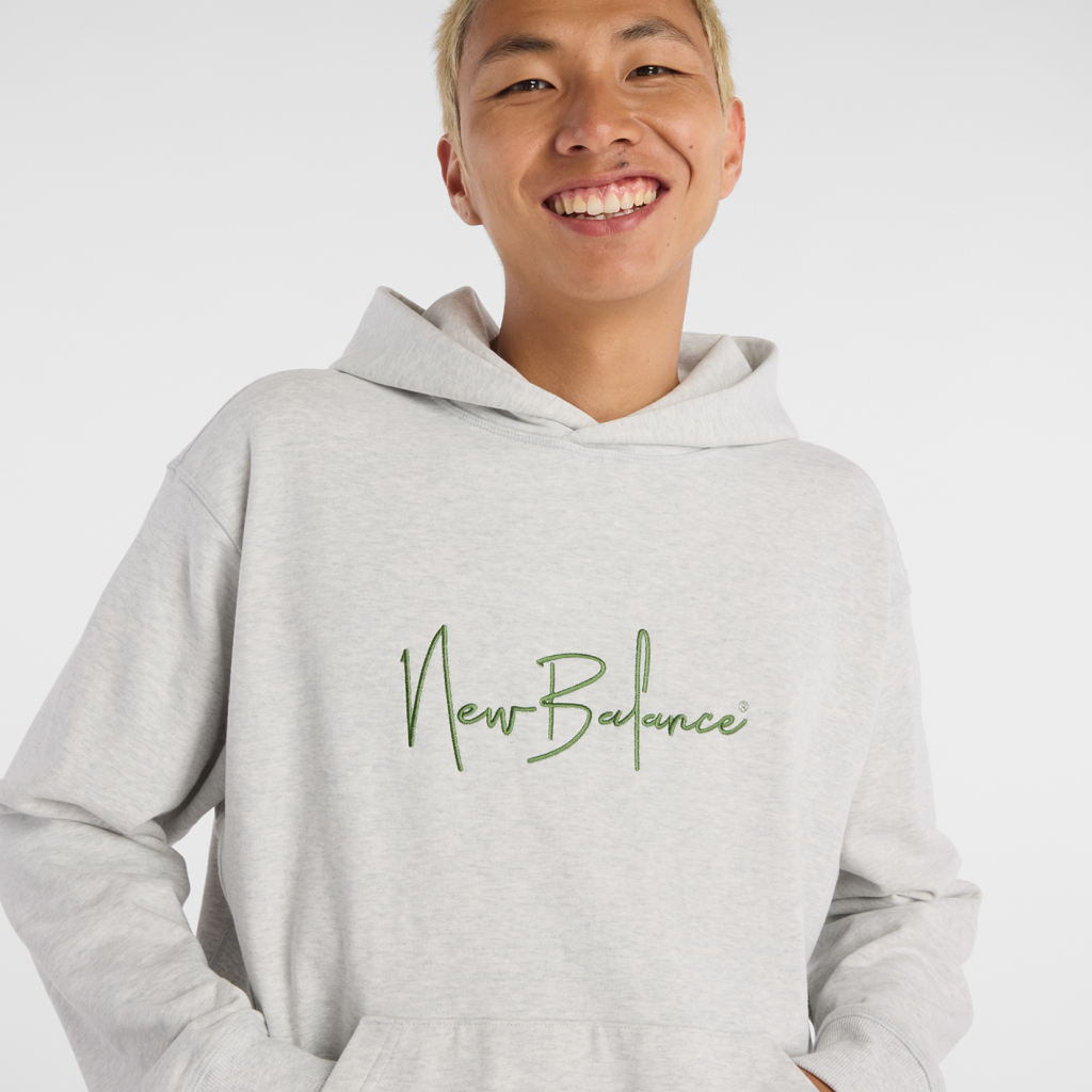 New Balance Atheltics Signature Hoodie in GRAU