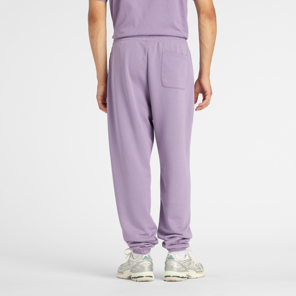 New Balance Sport Essentials French Terry Jogger in VIOLETT