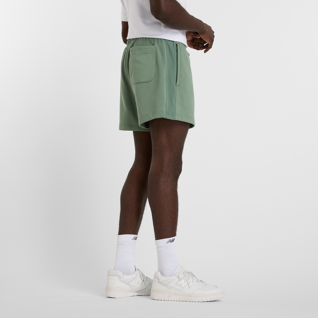 New Balance NB Athletics French Terry Short 5 Inch in GRÜN