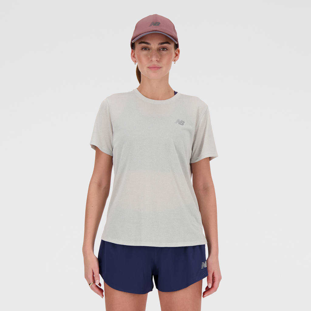 New Balance W NB Athletics Short Sleeve in GRAU