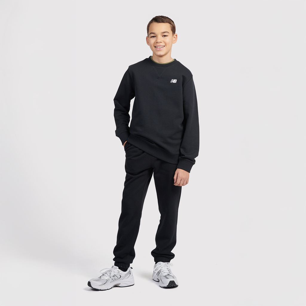 New Balance B New Balance French Terry Small Logo Crew in SCHWARZ