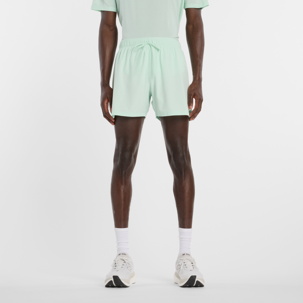 New Balance RC Seamless Short 5 Inch in GRÜN