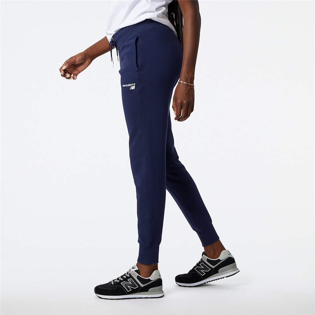 New Balance W NB Classic Core Fleece Pant in BLAU