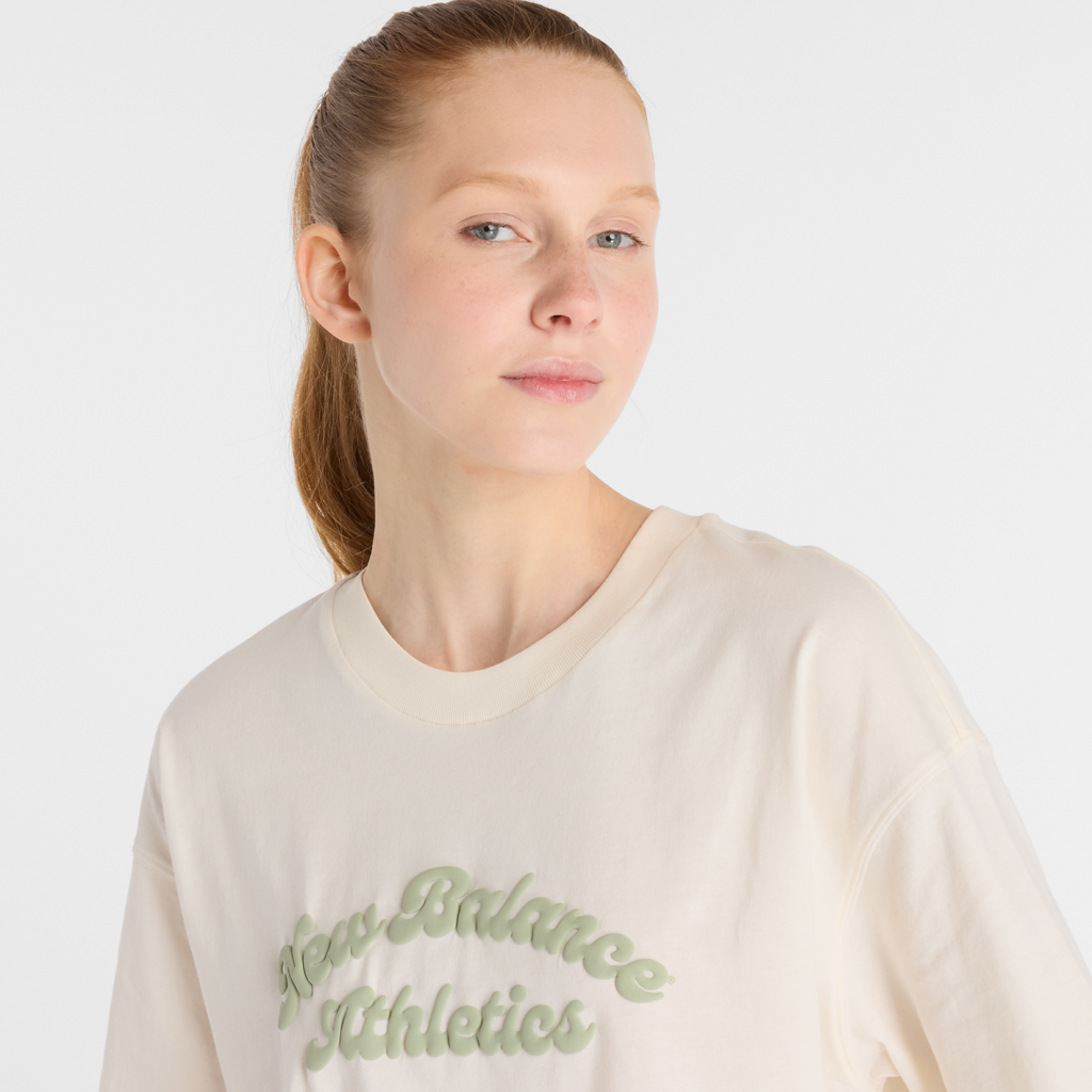New Balance W Linear Heritage Oversized T-Shirt in GRAU