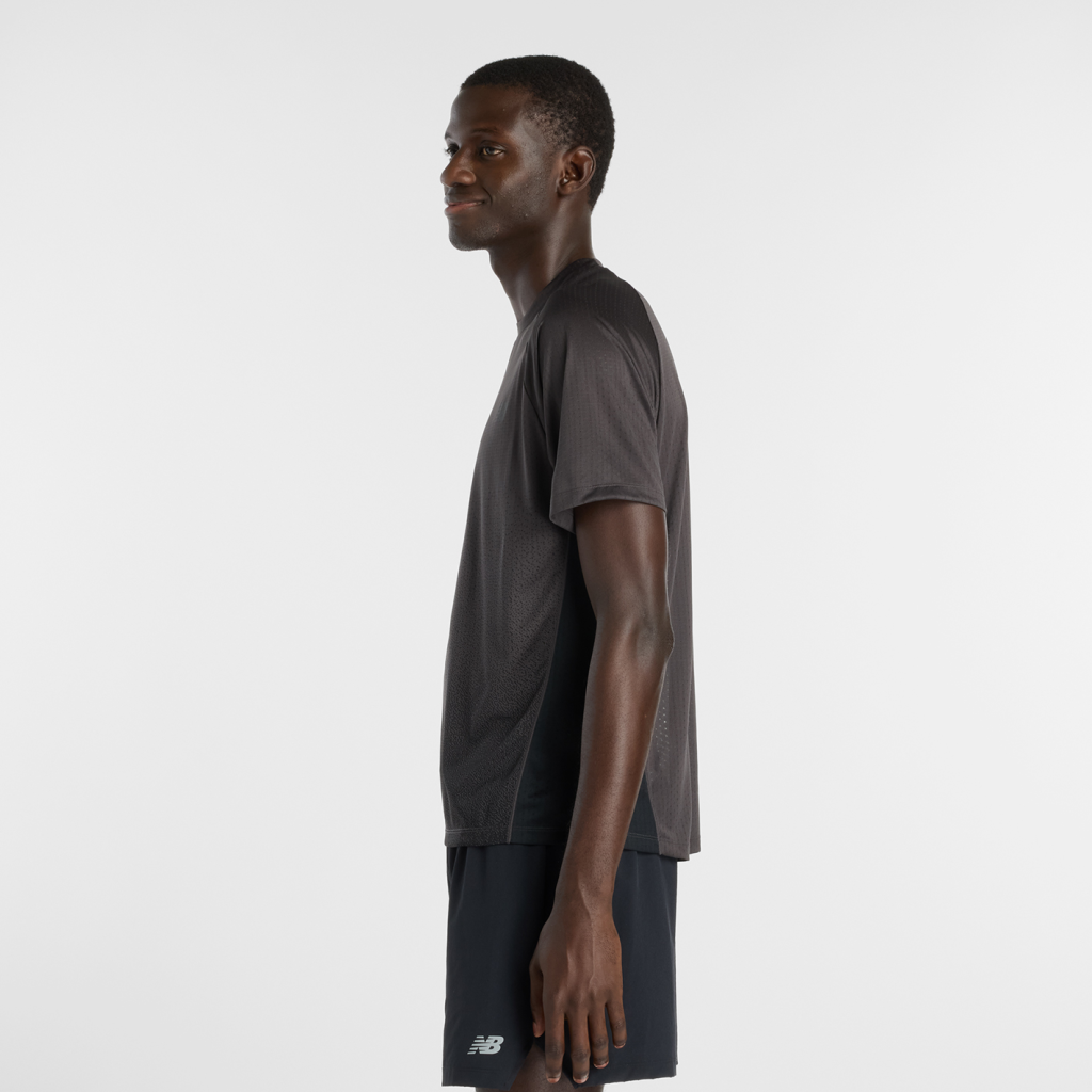 New Balance Viz-Tech Run T-Shirt in SCHWARZ