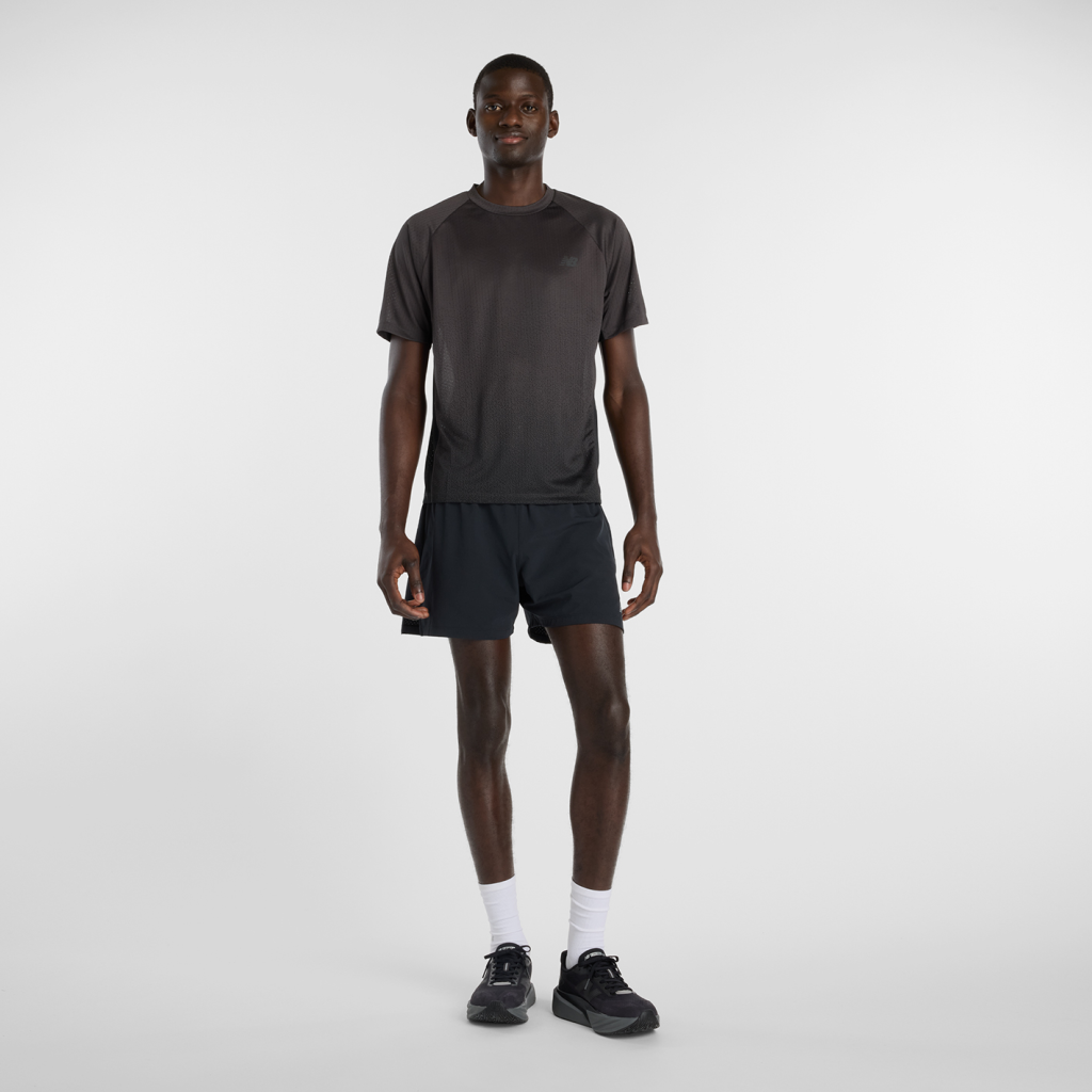 New Balance Viz-Tech Run T-Shirt in SCHWARZ