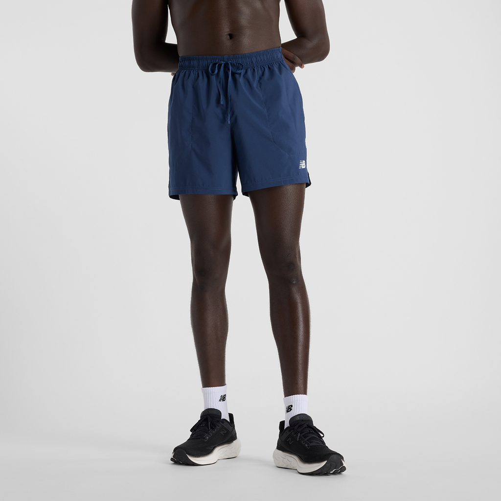 New Balance Sport Short 5" in BLAU