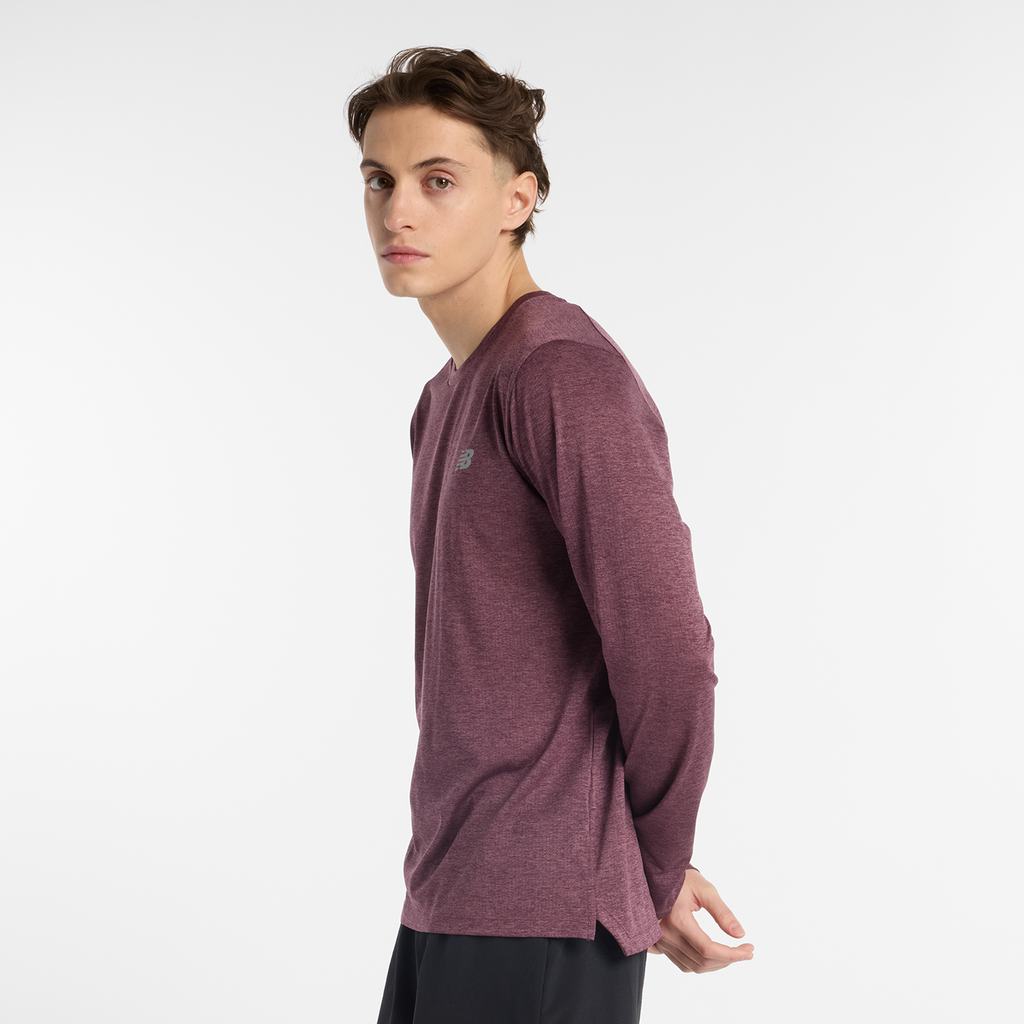 New Balance NB Athletics Run Long Sleeve T-Shirt in VIOLETT