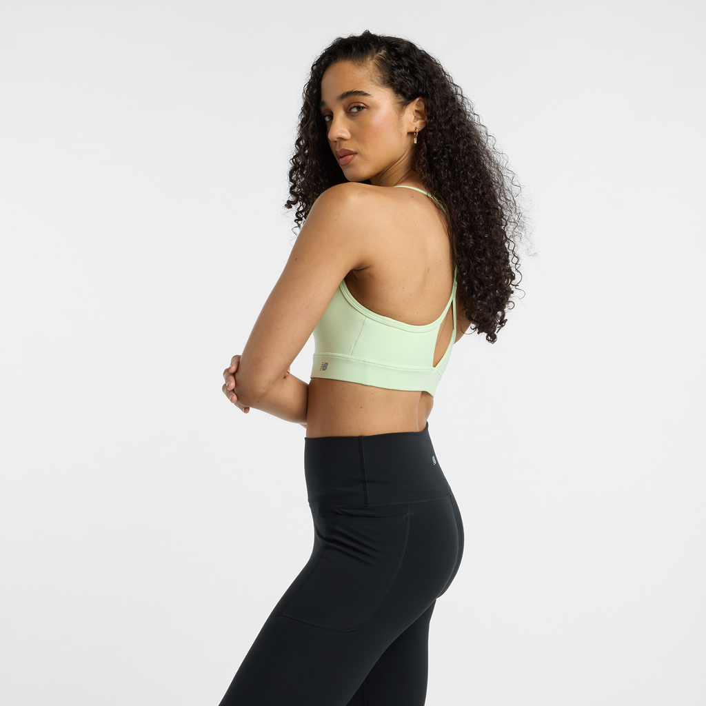 New Balance W NB Essential Yoga Bra in GRÜN