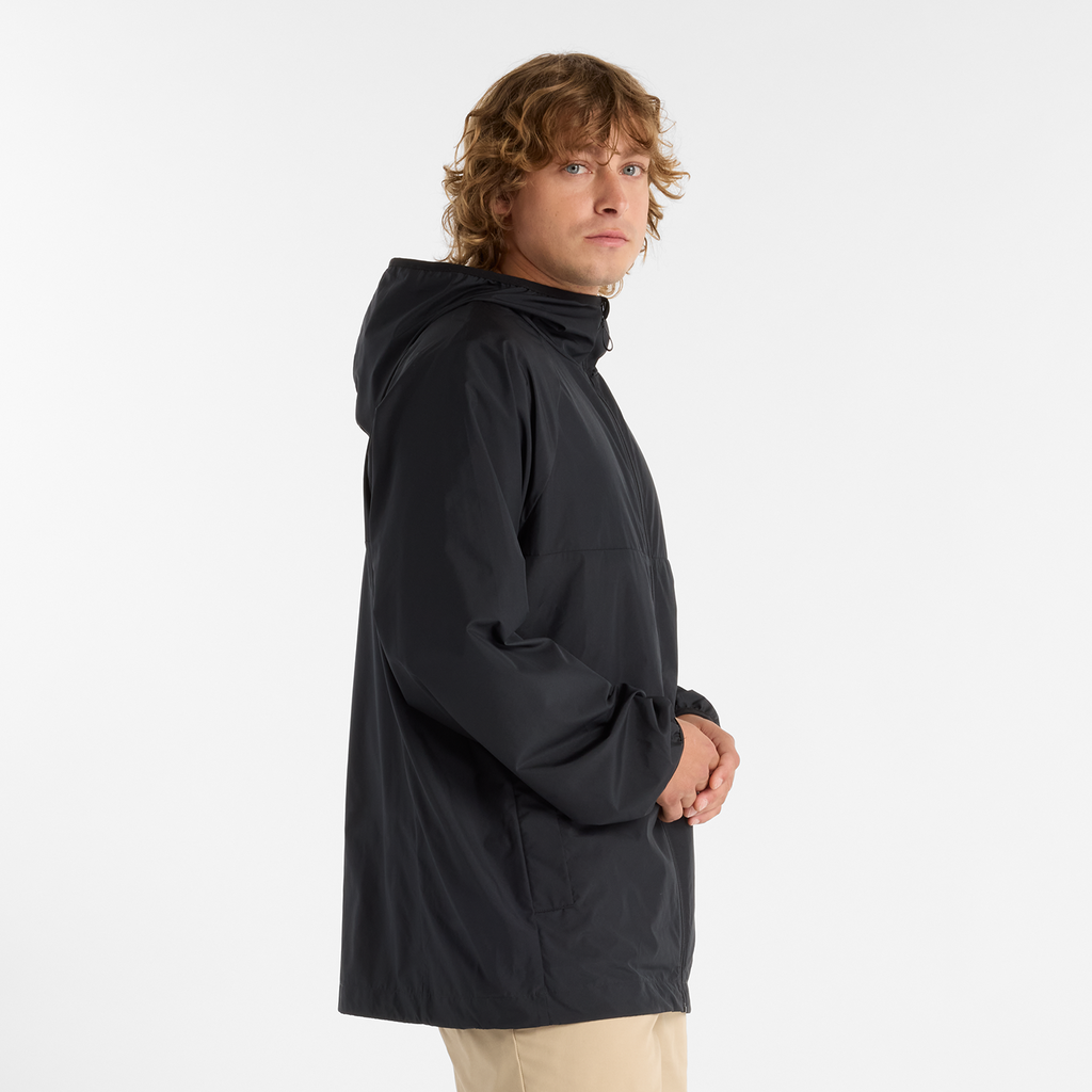 New Balance Athletics Packable Jacket in SCHWARZ