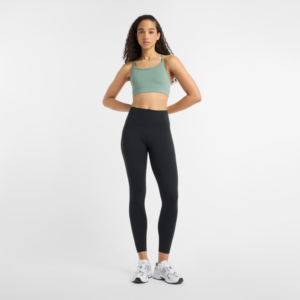 New Balance W NB Essential Yoga Bra in GRÜN