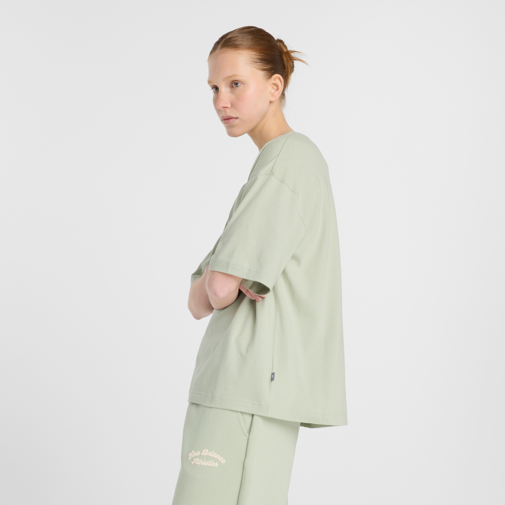 New Balance W Linear Heritage Oversized T-Shirt in GRÜN