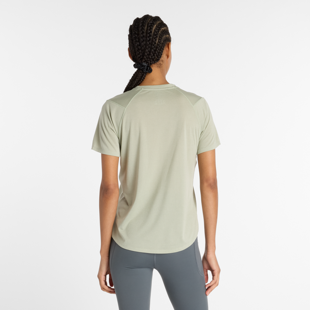 New Balance W NB Athletics Short Sleeve in GRÜN