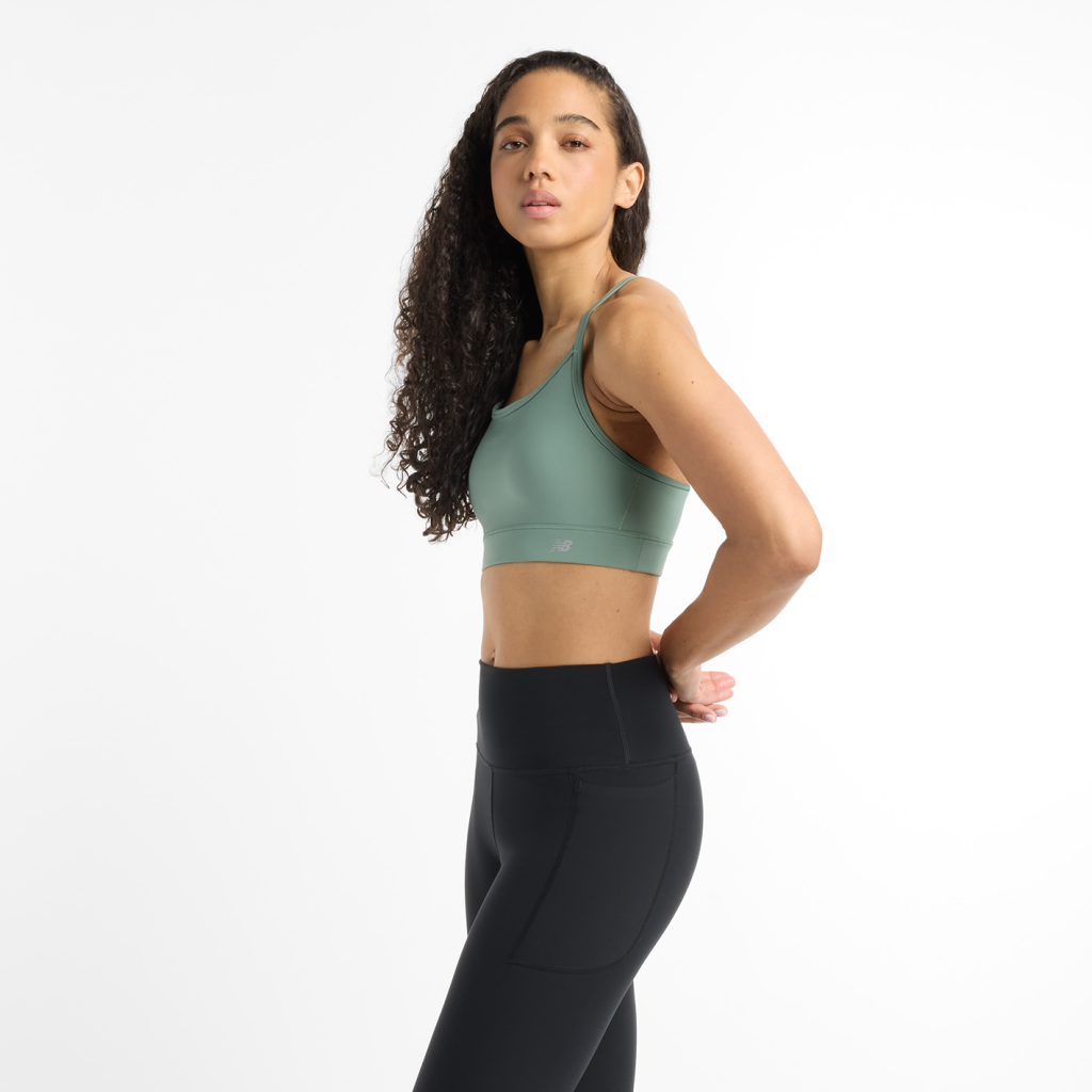 New Balance W NB Essential Yoga Bra in GRÜN