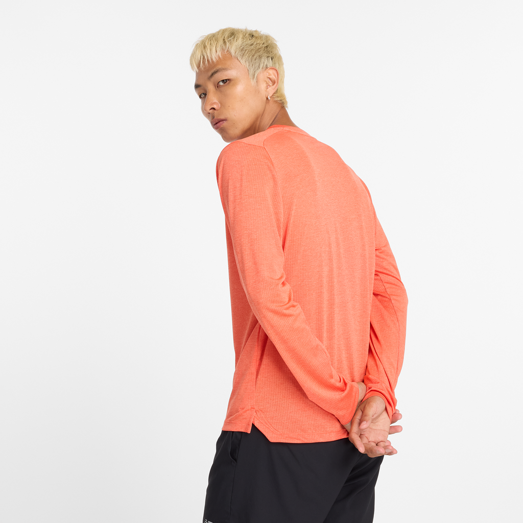 NB Athletics Run Long Sleeve T-Shirt neo flame heather model_bild_back_brandshop