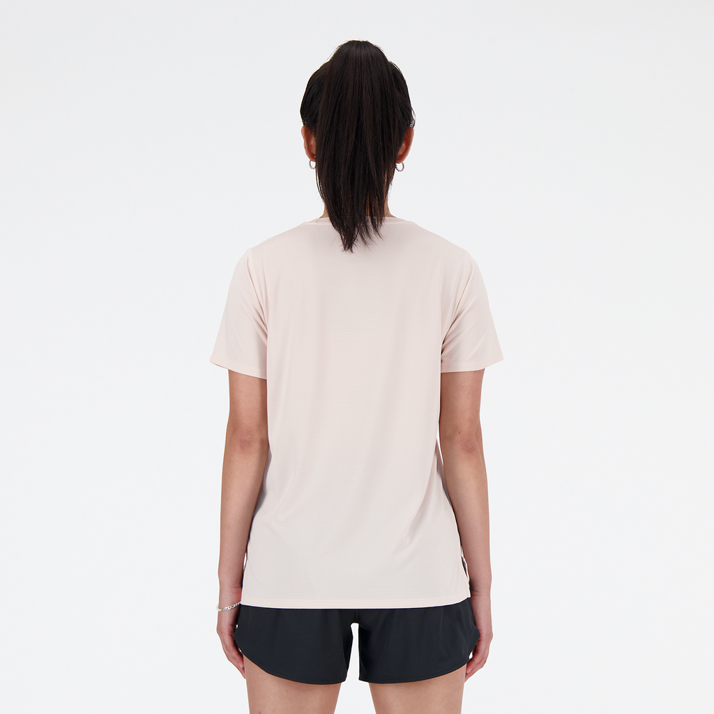 W New Balance Short Sleeve quartz pink model_bild_back_brandshop