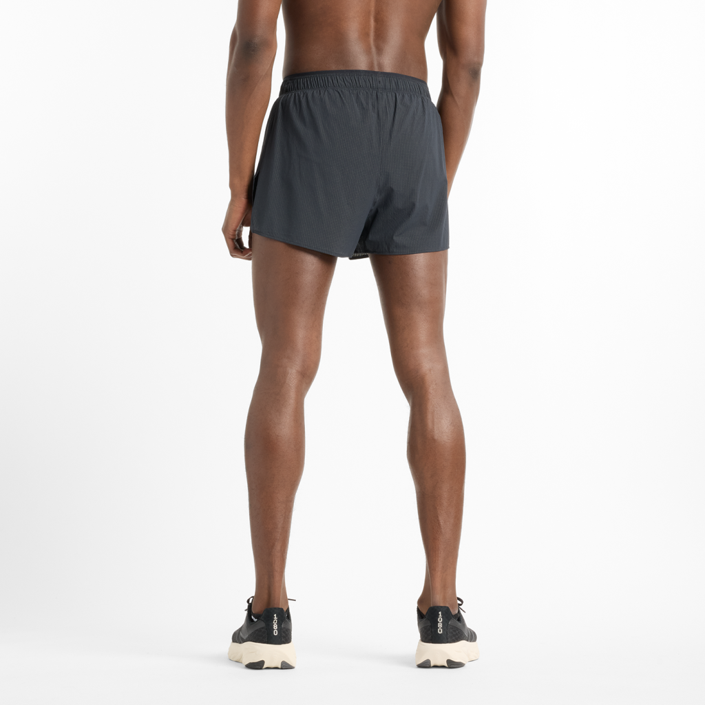 New Balance RC Ultra Light Split Short 3" in SCHWARZ