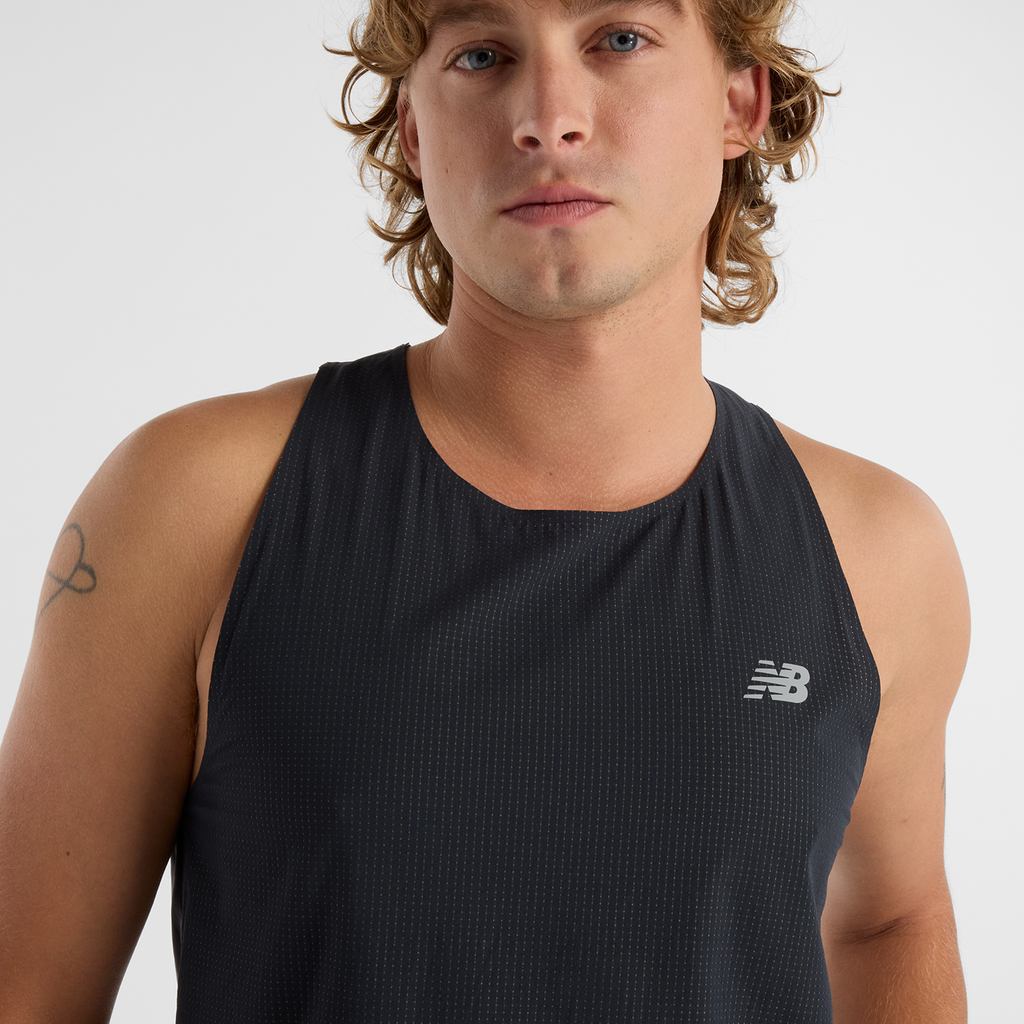 New Balance Race Day Ultra Light Singlet in SCHWARZ