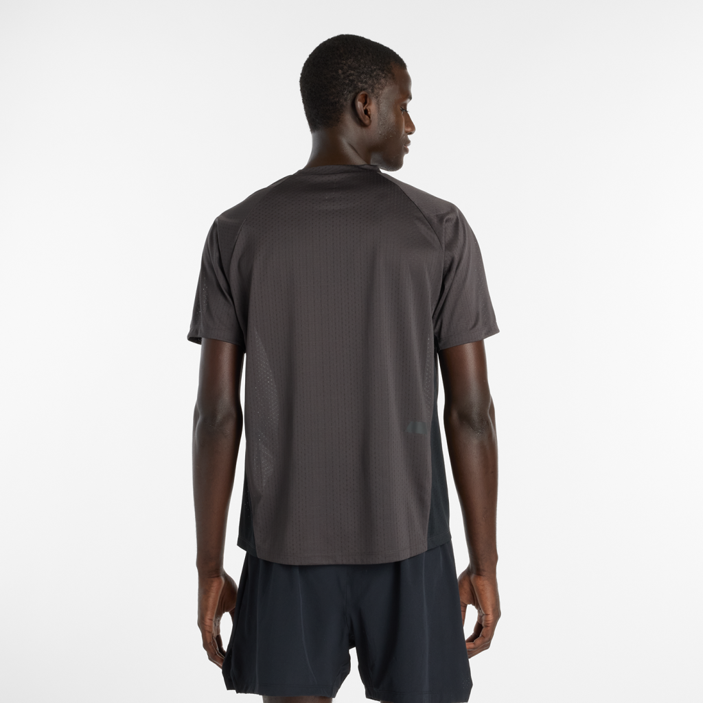 New Balance Viz-Tech Run T-Shirt in SCHWARZ
