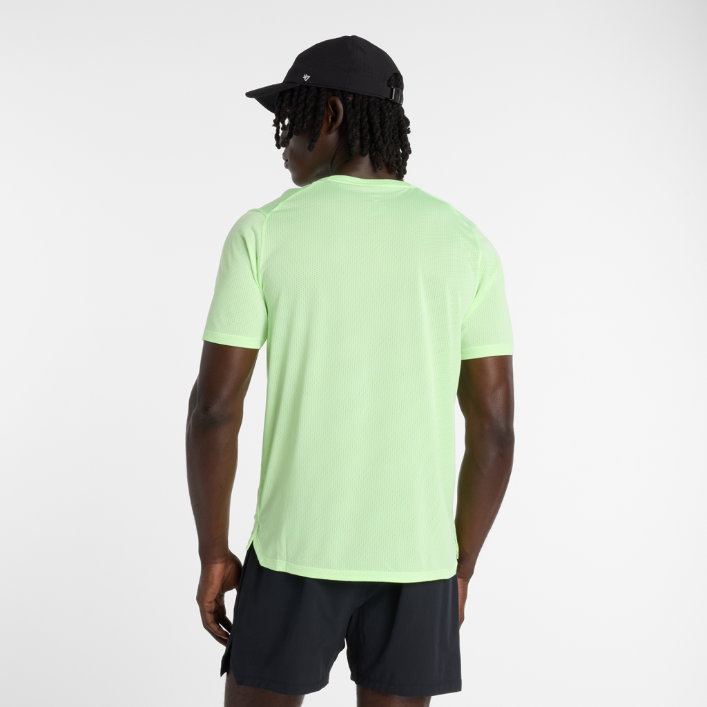 New Balance NB Athletics Run T-Shirt in GRÜN