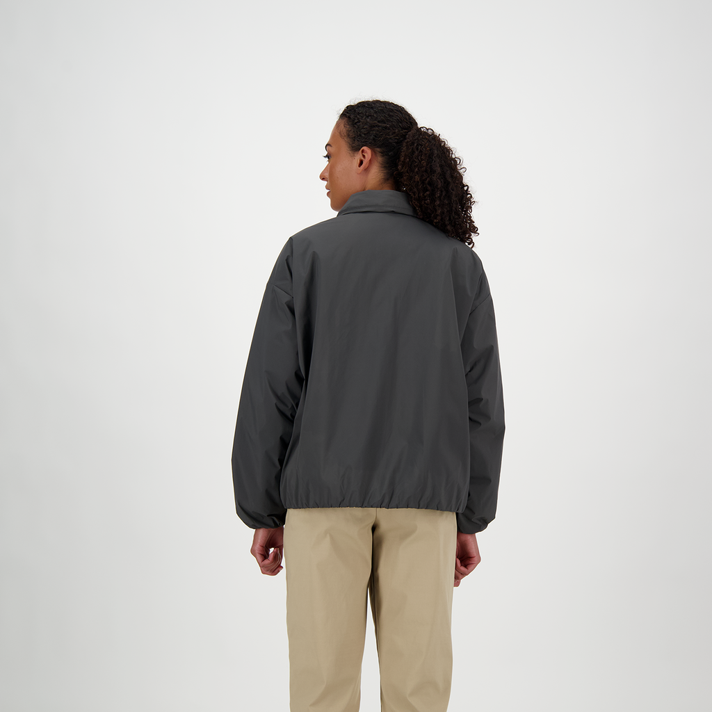 New Balance W Coaches Jacket in SCHWARZ