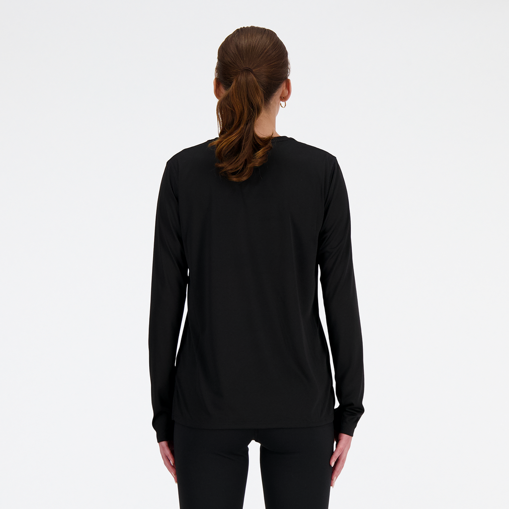 W Sport Essentials Long Sleeve black model_bild_back_brandshop