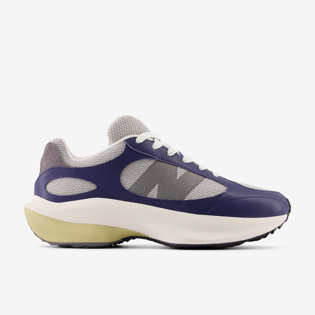 U Warped Runner Evolved Sportswear Freizeitschuhe nb navy Hauptbild_brandshop