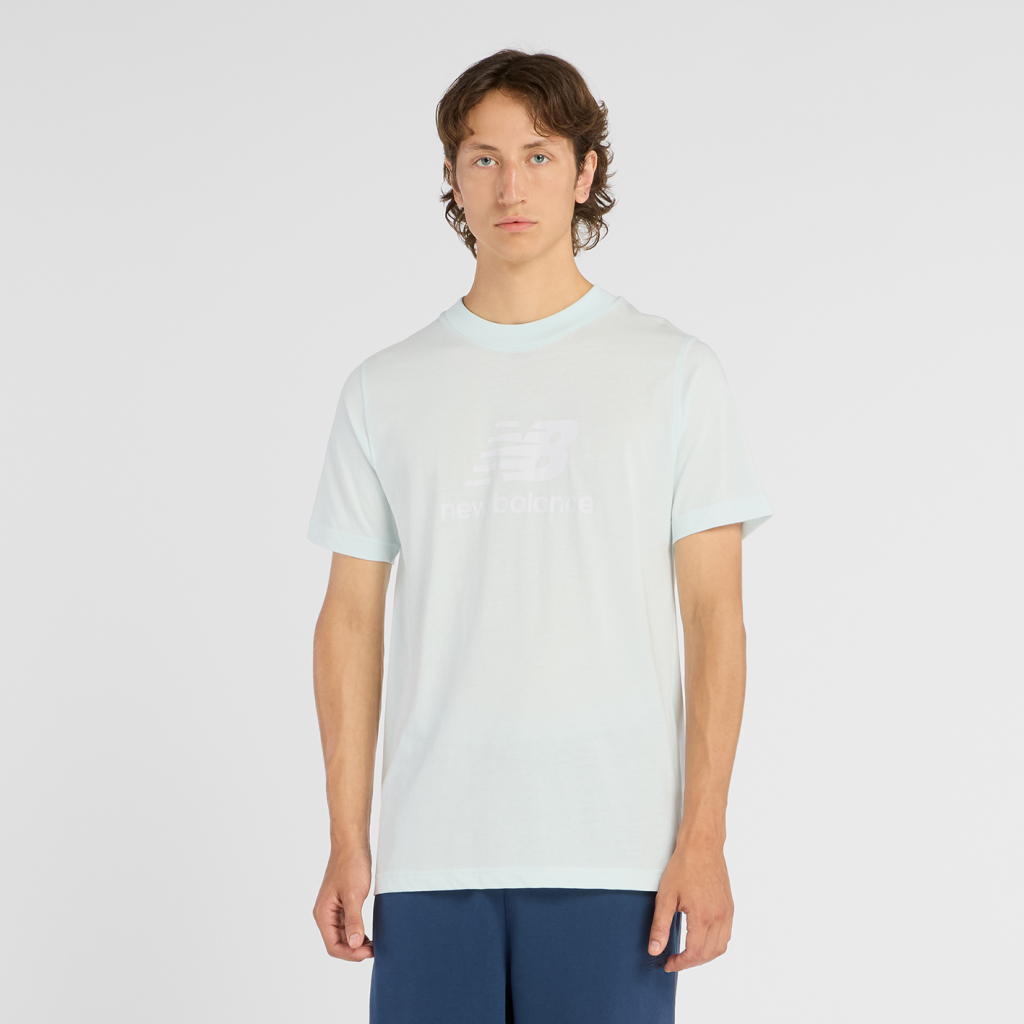 New Balance Sport Essentials Stacked Logo T-Shirt in BLAU