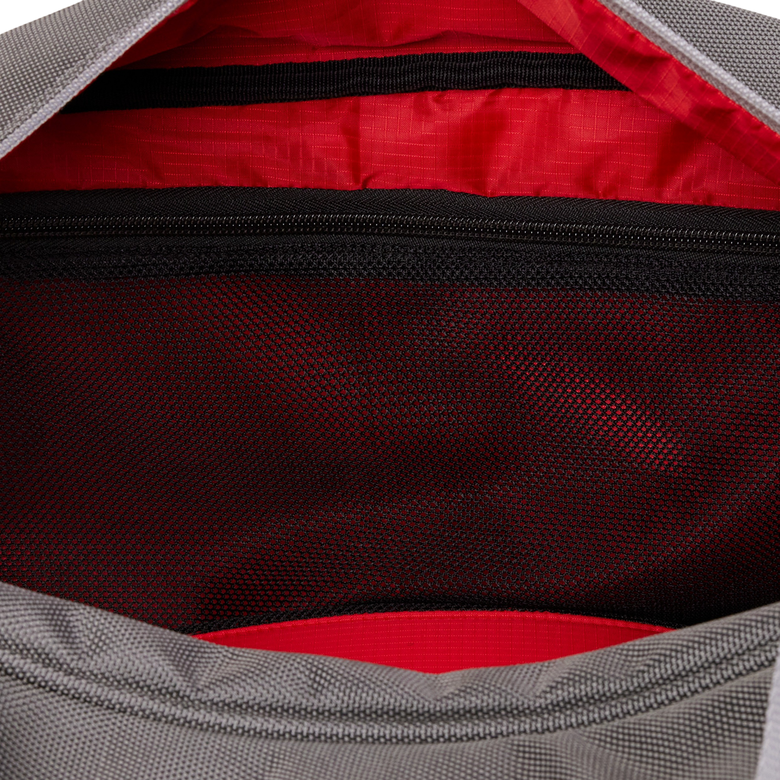 New Balance Legacy Icon Duffel Bag in GRAU