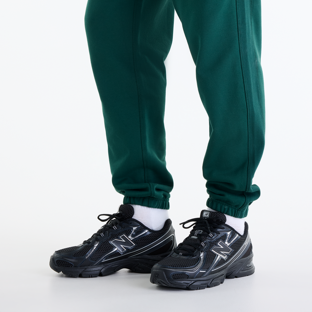 New Balance NB Athletics French Terry Jogger in GRÜN