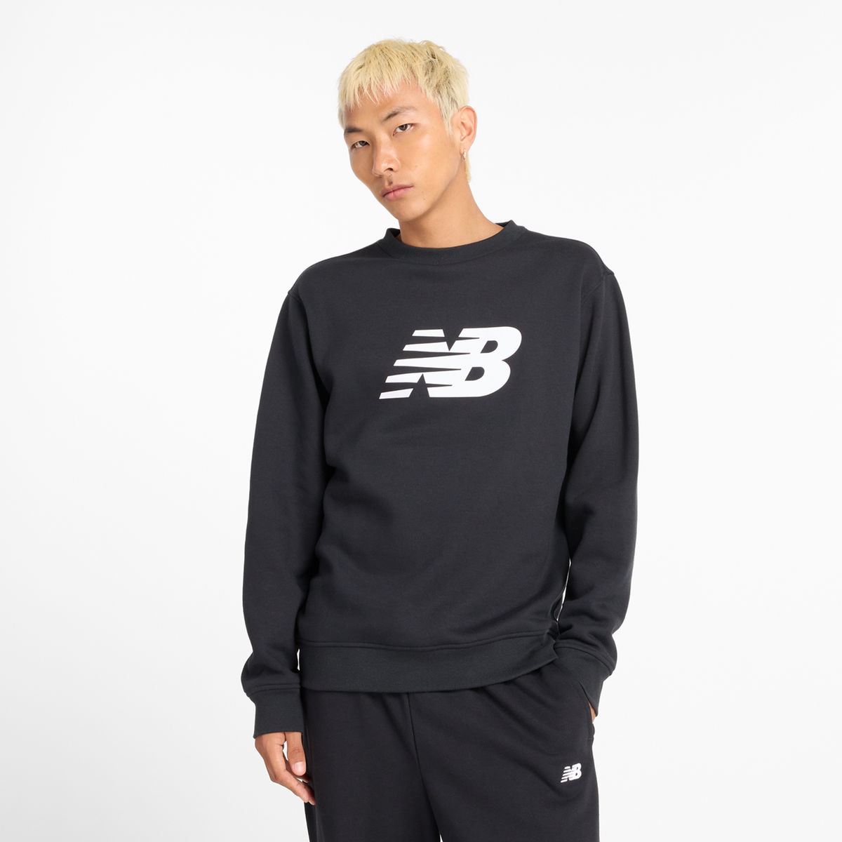 New Balance Sport Core Brushed Crew in SCHWARZ