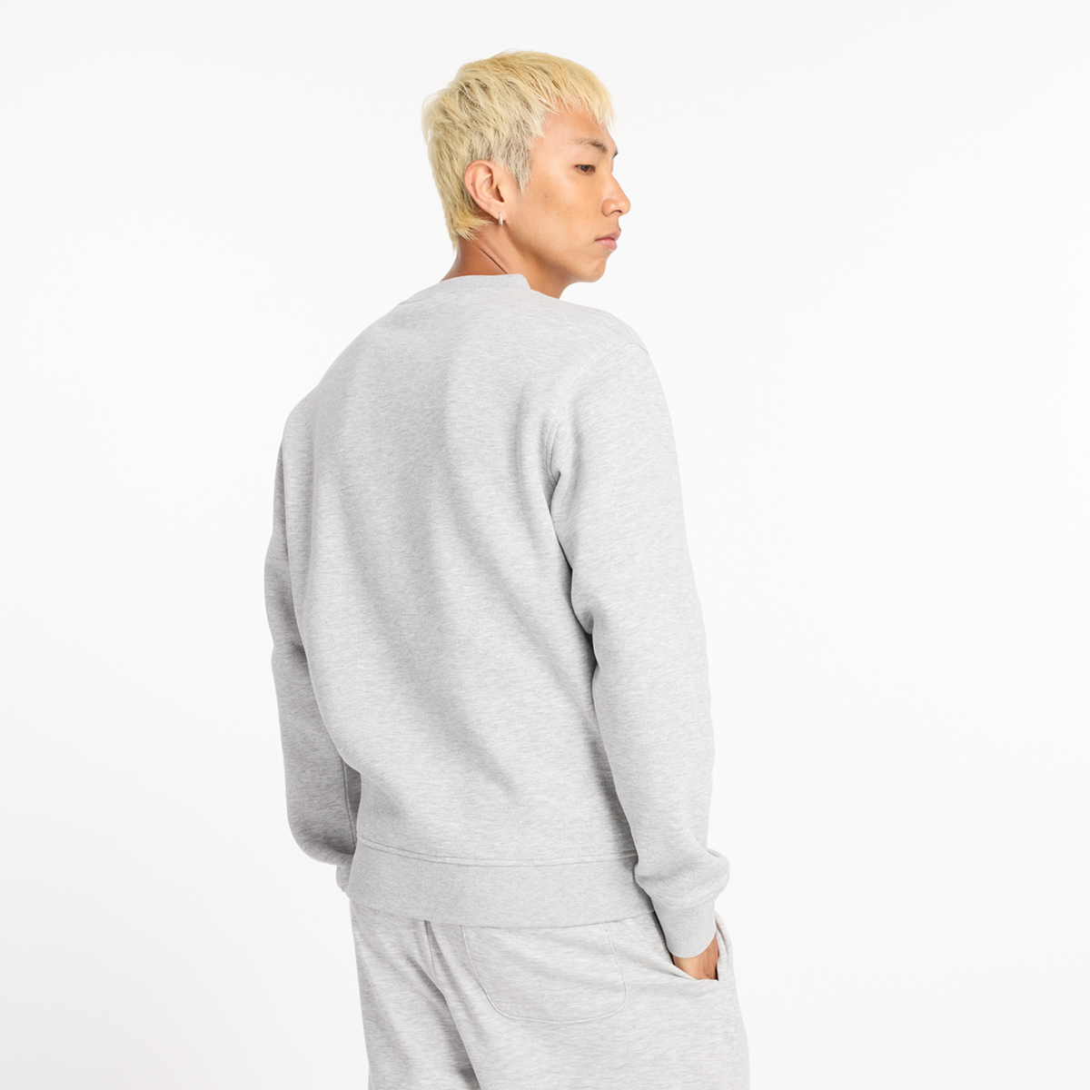 New Balance Sport Core Brushed Crew in GRAU