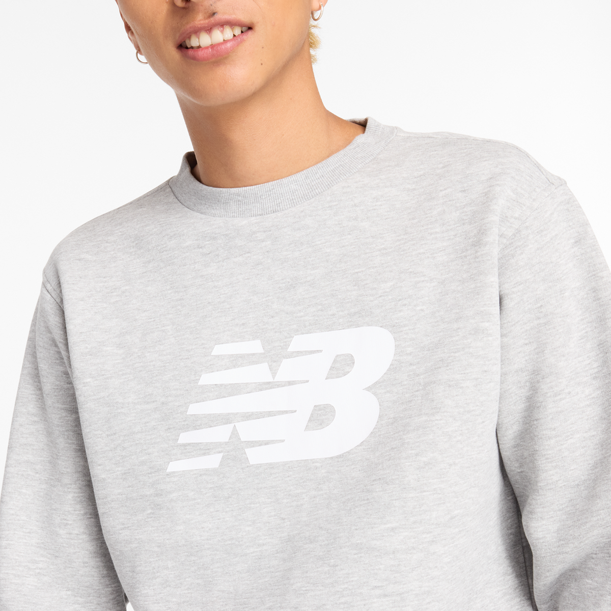 New Balance Sport Core Brushed Crew in GRAU