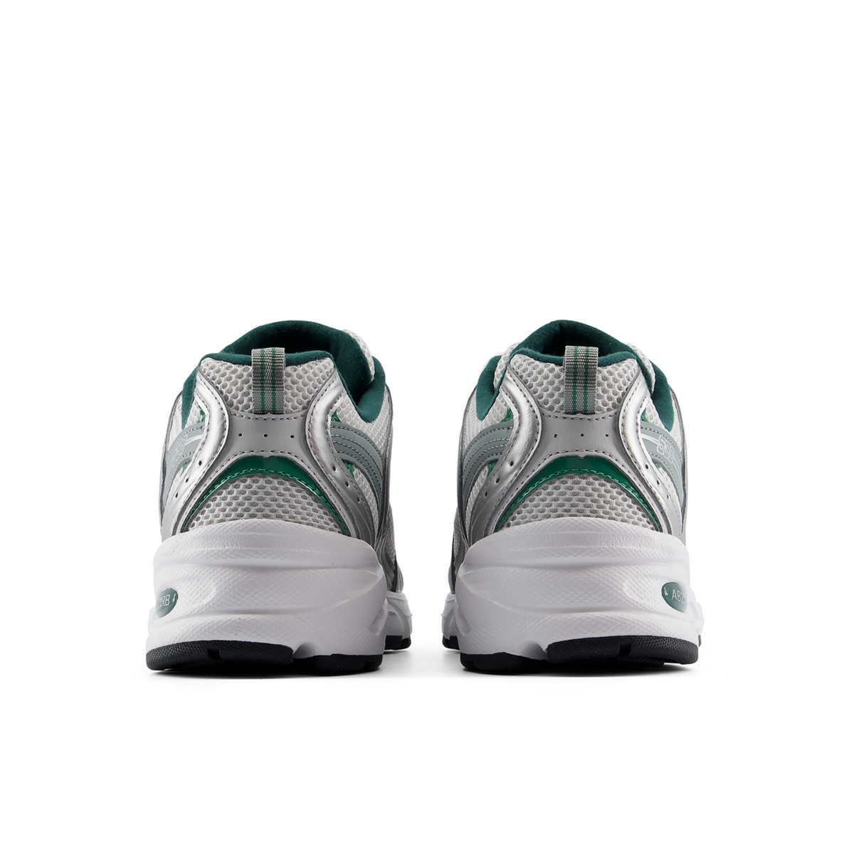 New Balance 530 Sport Tech Metallics in GRAU