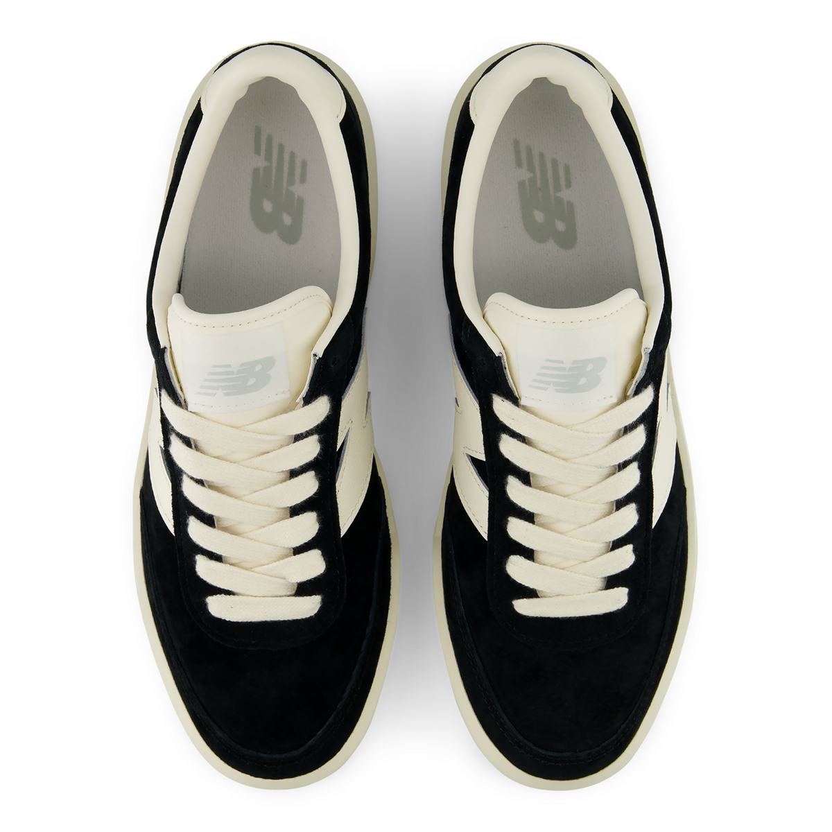 New Balance 750 Seasonal in SCHWARZ