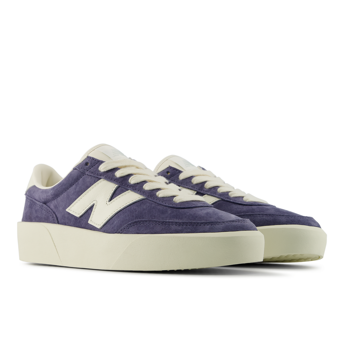 New Balance 750 Seasonal in GRAU