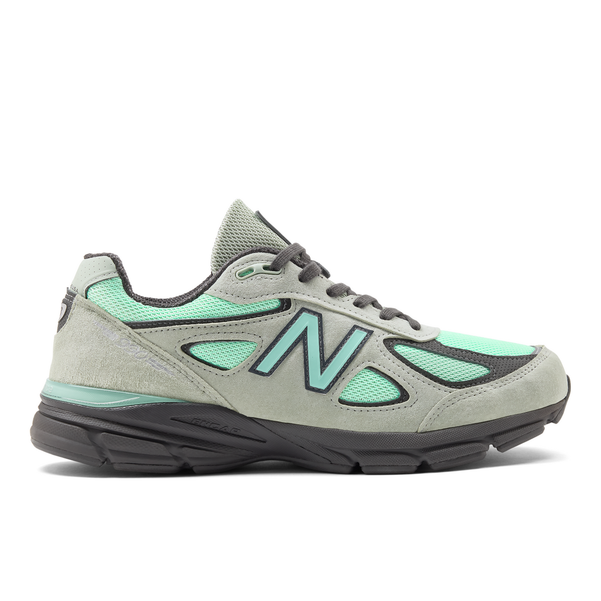 New Balance 990 v4 Made in USA Sport in GRÜN