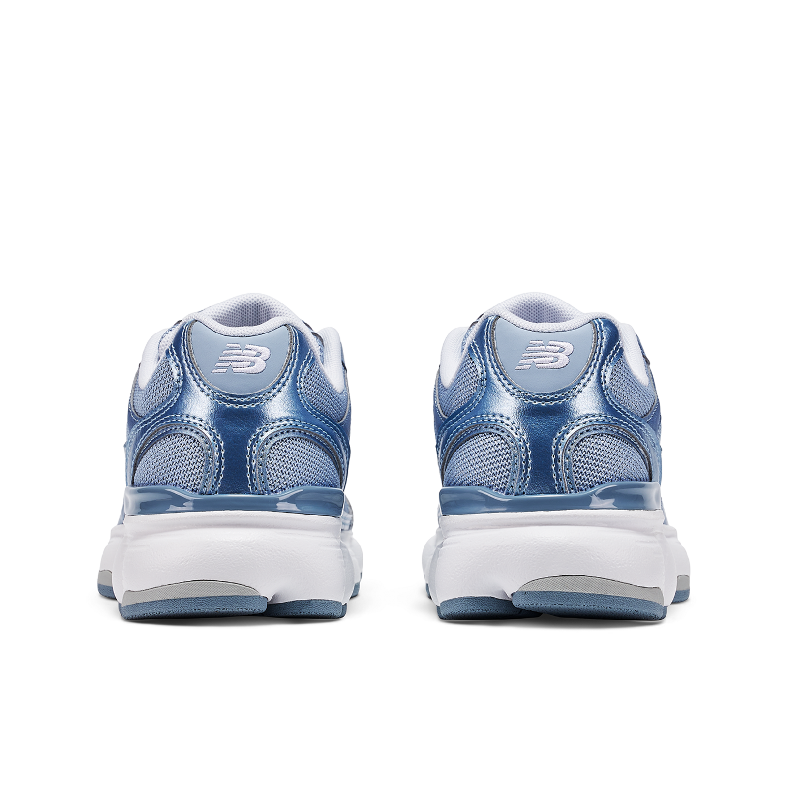 New Balance 603 Metallics in GRAU