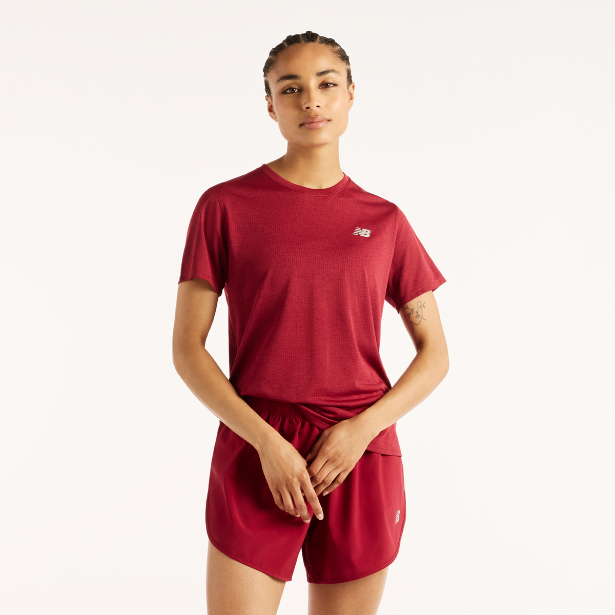 New Balance W NB Athletics Short Sleeve in ROT