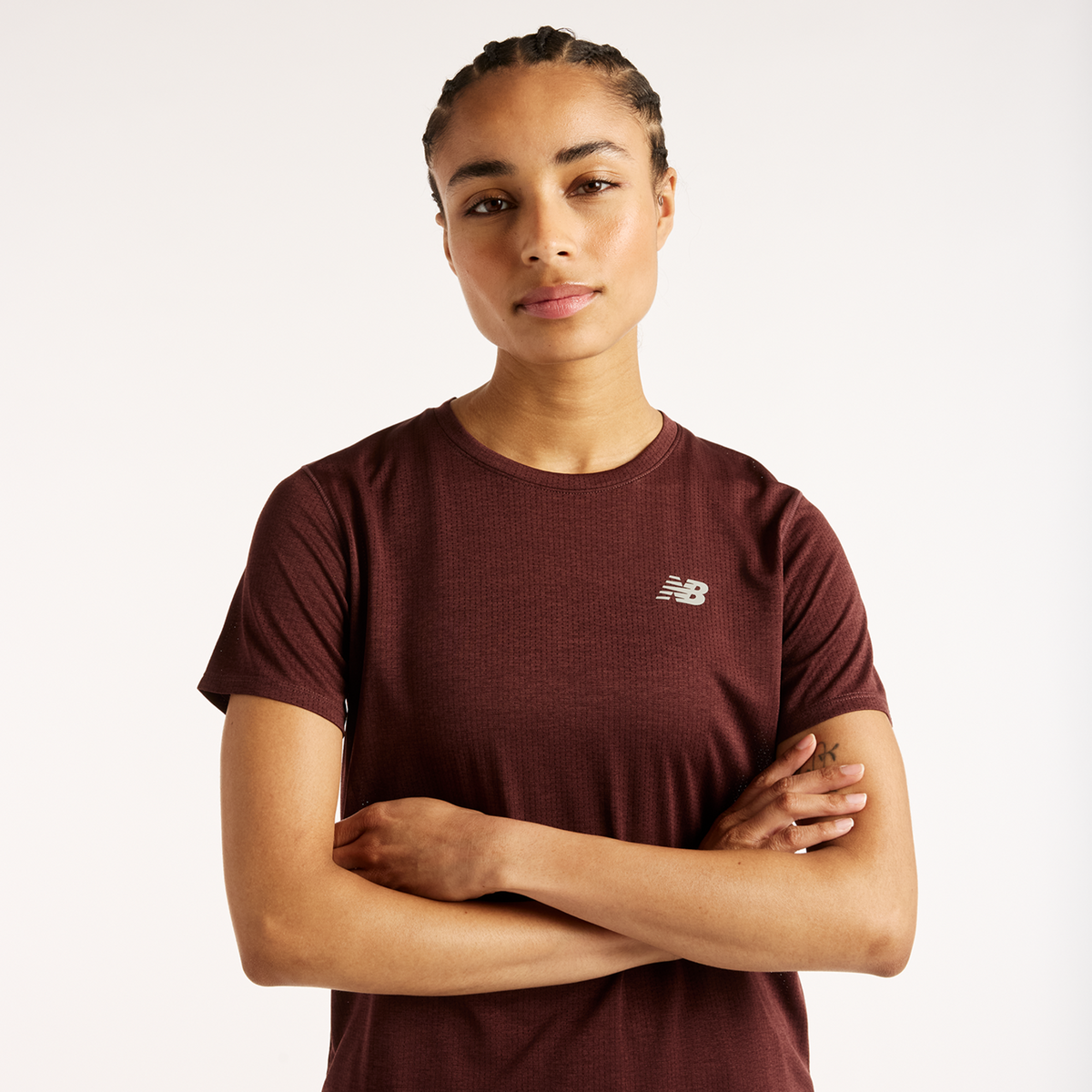 New Balance W NB Athletics Short Sleeve in ROT
