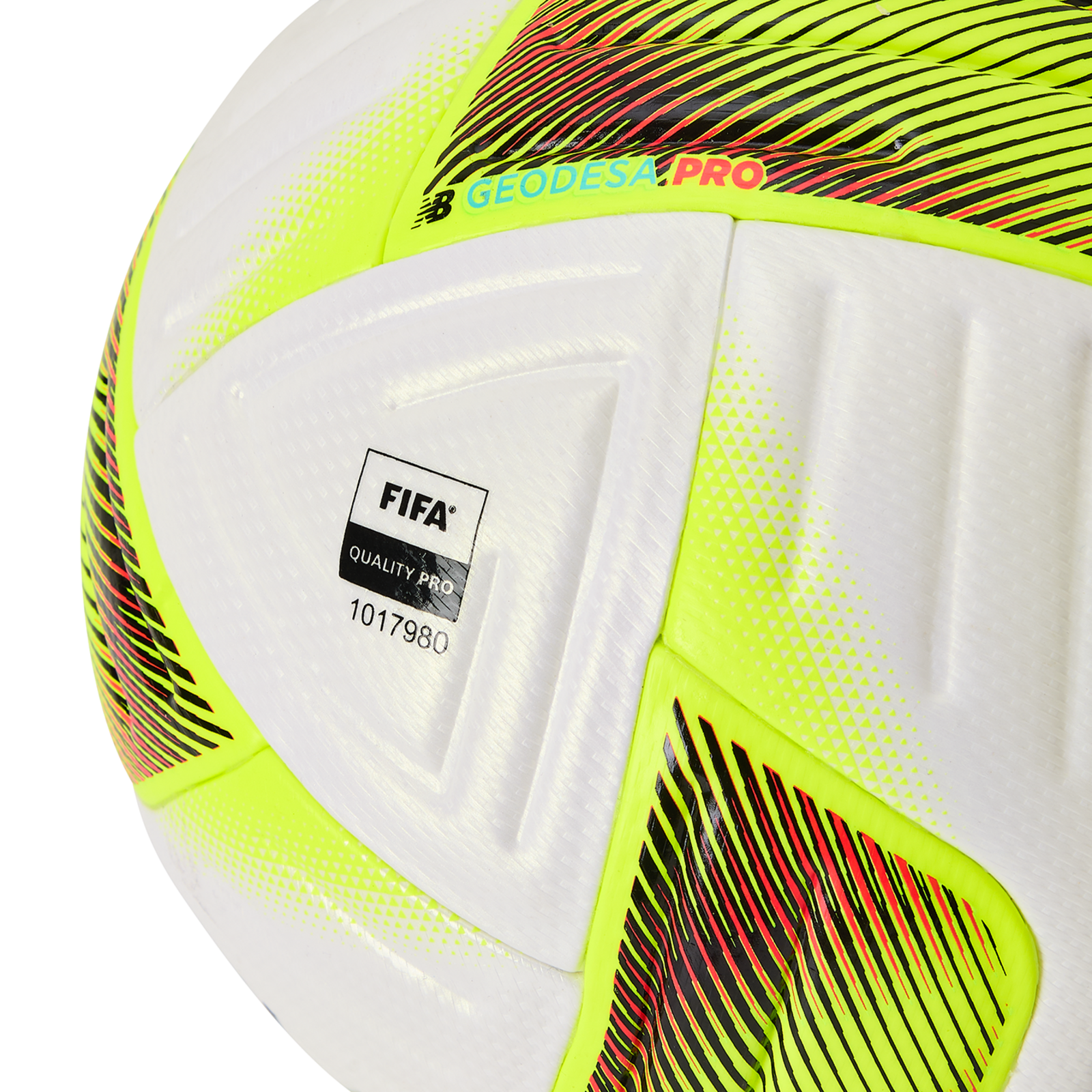 New Balance Geodesa Pro Football - FIFA Quality Pro - Size 5 in WEISS