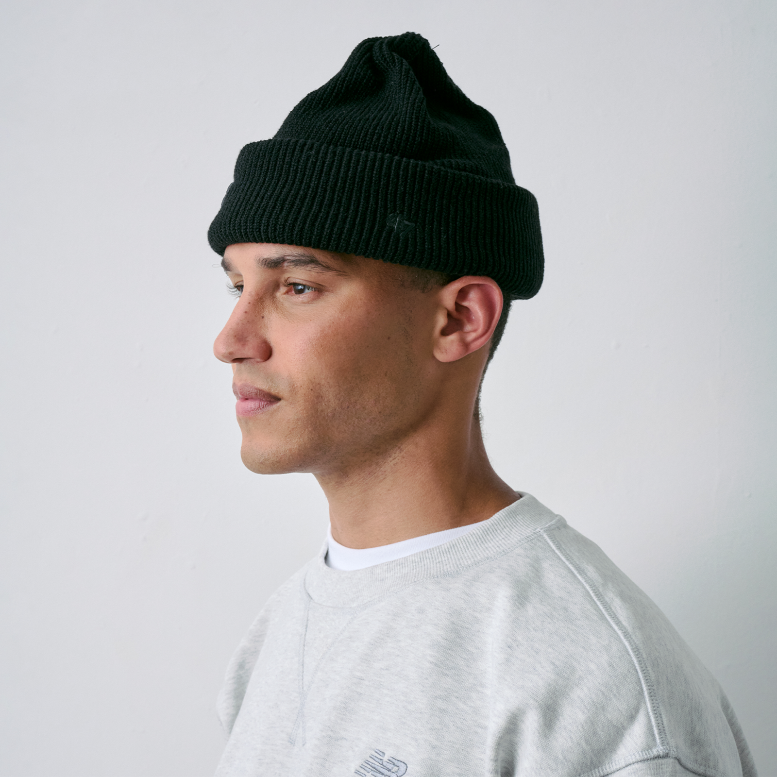 New Balance '47 Cuff Knit Hat in SCHWARZ