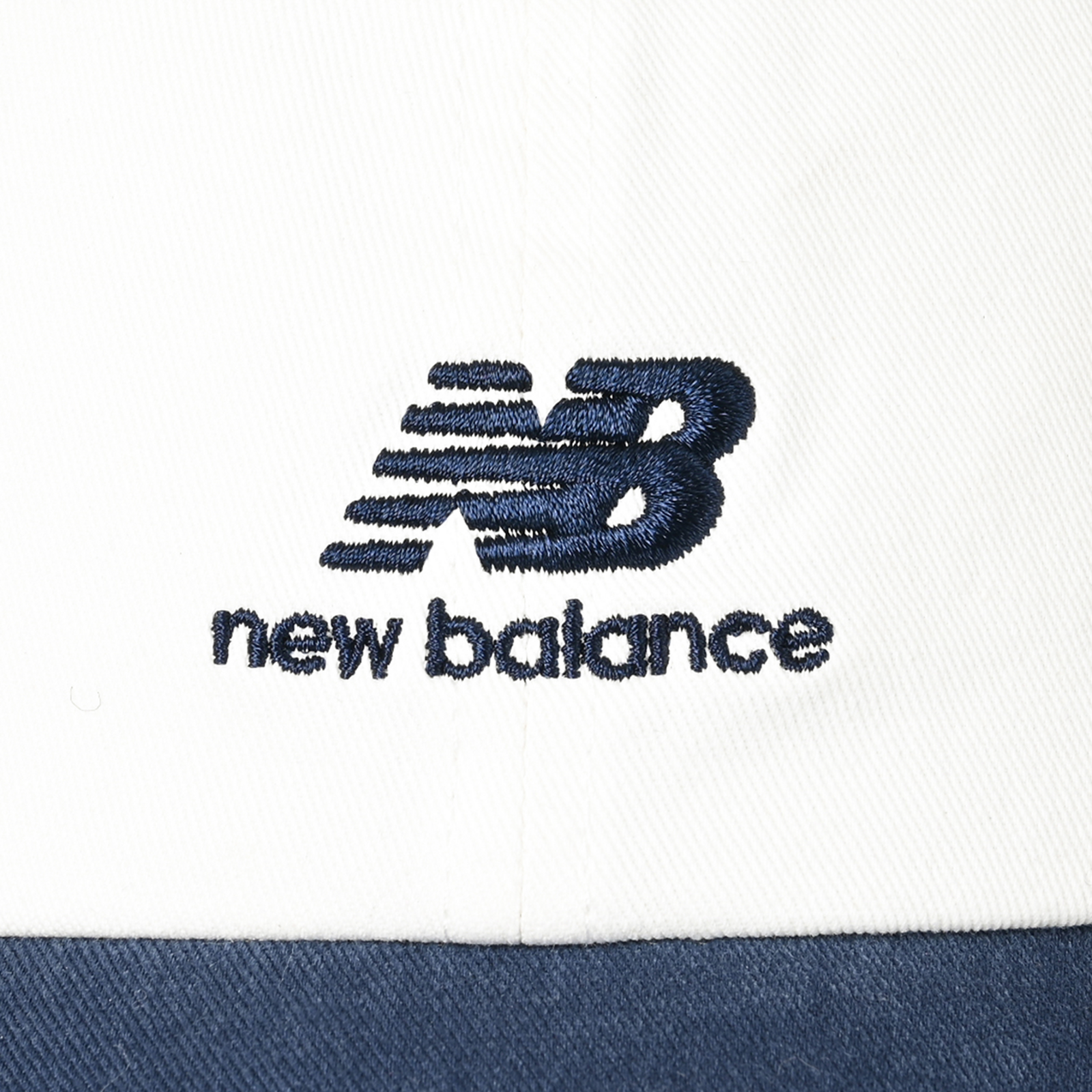 New Balance 6 Panel Flying NB Stacked Logo Hat in WEISS